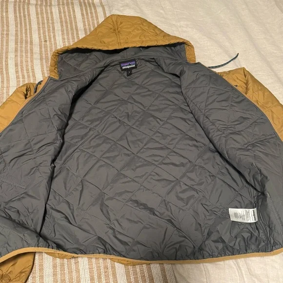 Men’s Patagonia Medium - Diamond Quilted Bomber Jacket - Picture 7 of 10